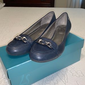Size 7 blue/black wedges